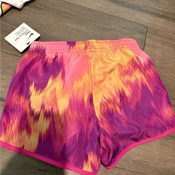 Girls Nike2PC Set Size 4 - Picture 5 of 6